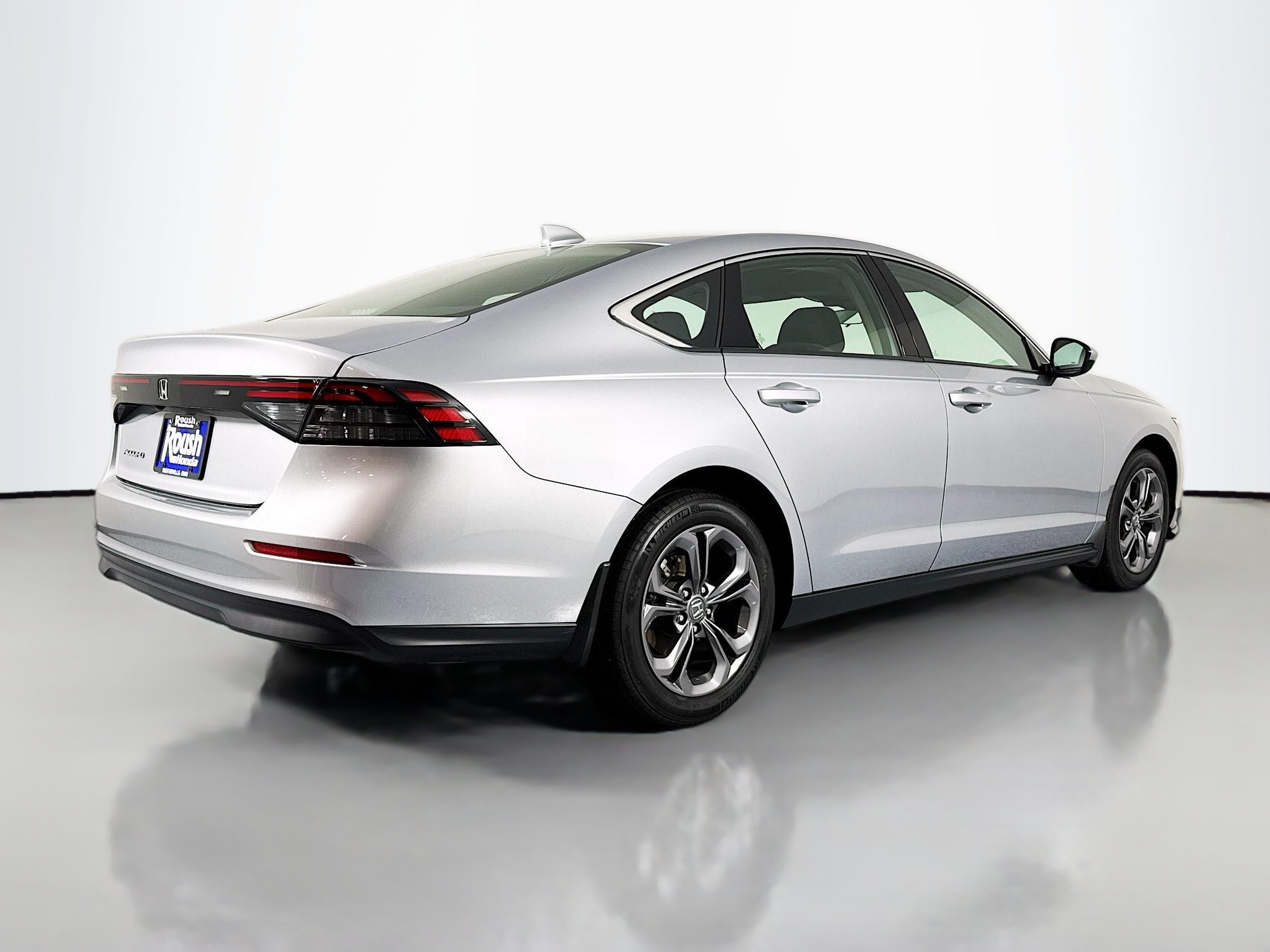 Certified 2023 Honda Accord EX image 5
