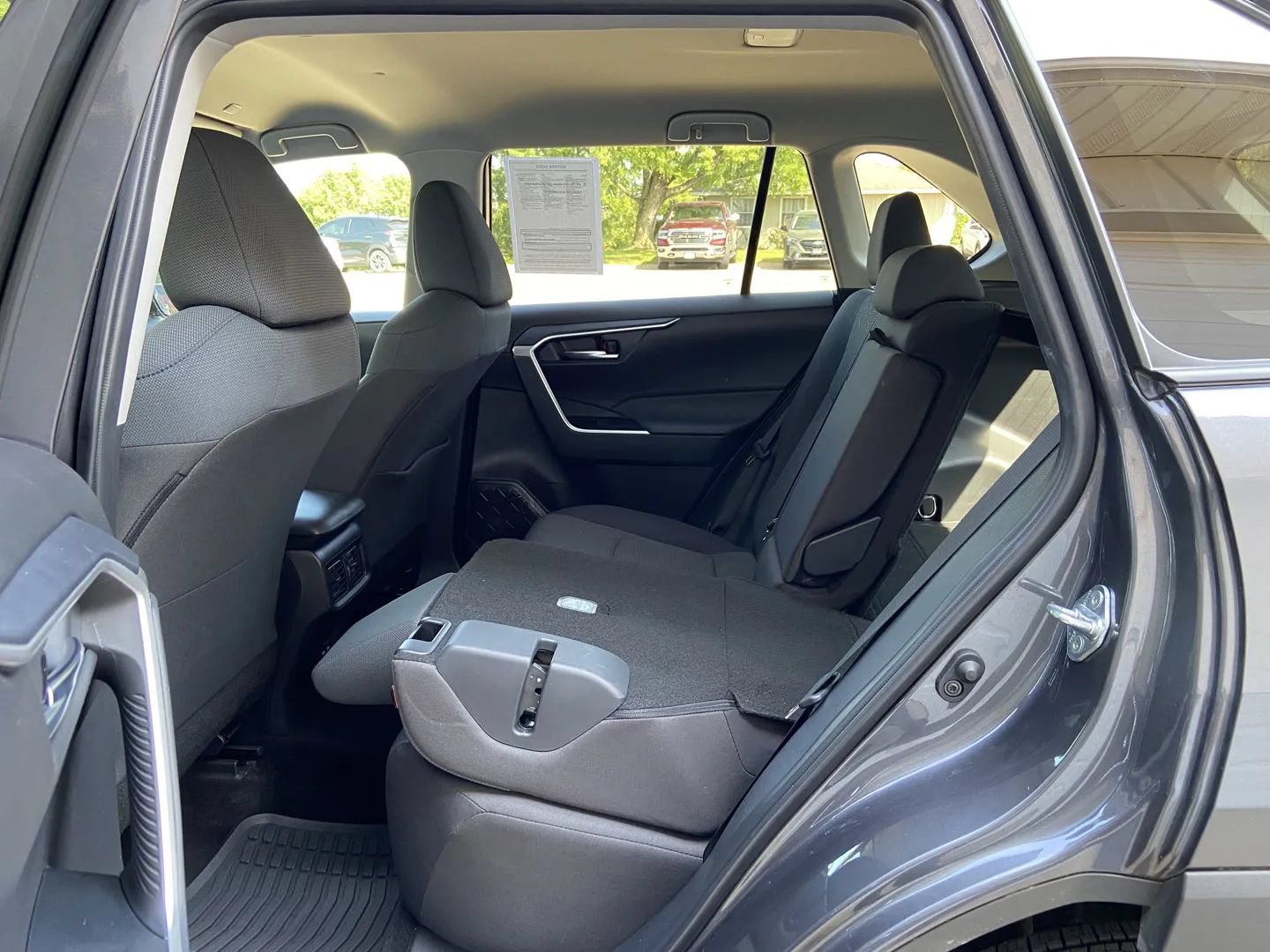 Used 2025 Toyota RAV4 XLE AWD/4WD image 23