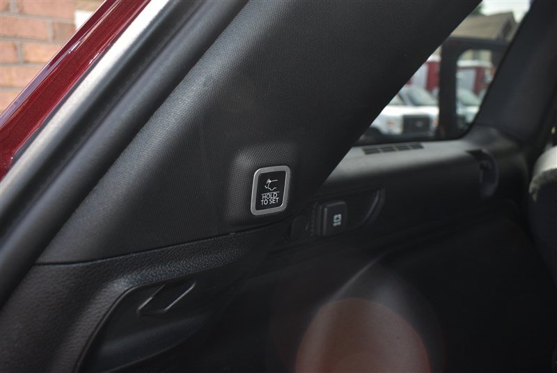 Used 2023 Jeep Grand Cherokee Altitude AWD/4WD image 25