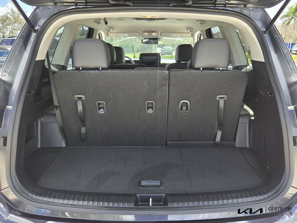Certified 2025 Kia Telluride LX FWD image 16