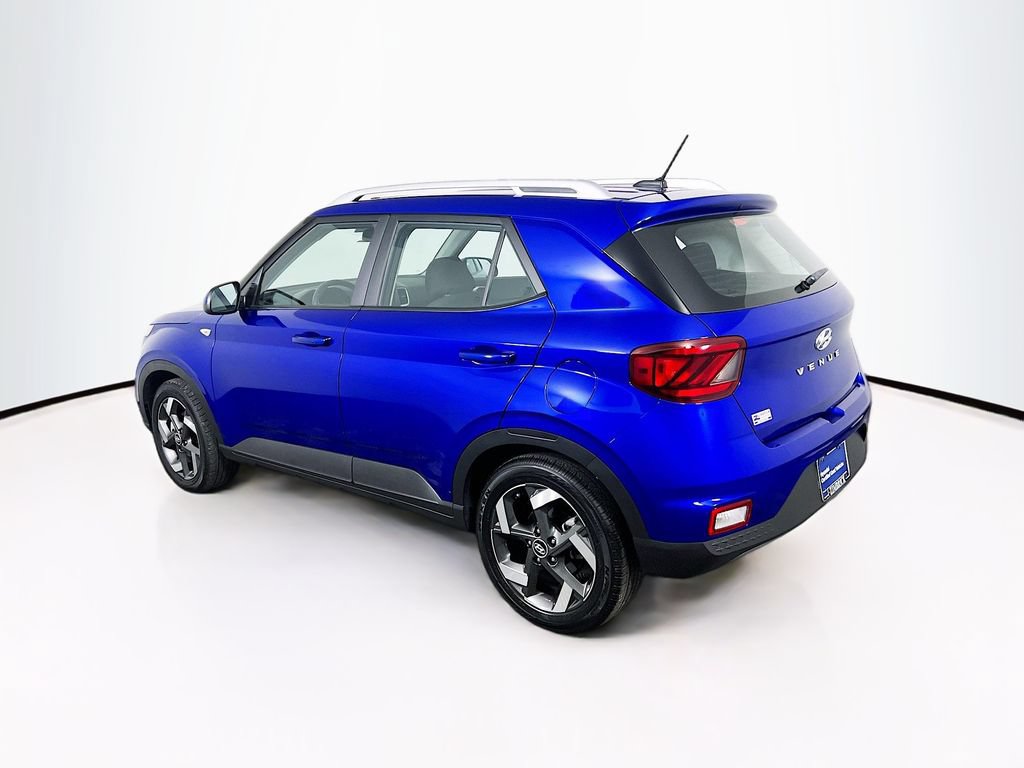 Certified 2025 Hyundai Venue SEL FWD image 5