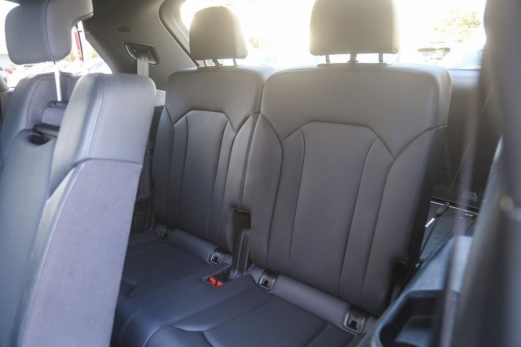 Used 2021 Audi Q7 2.0T Premium AWD/4WD image 18