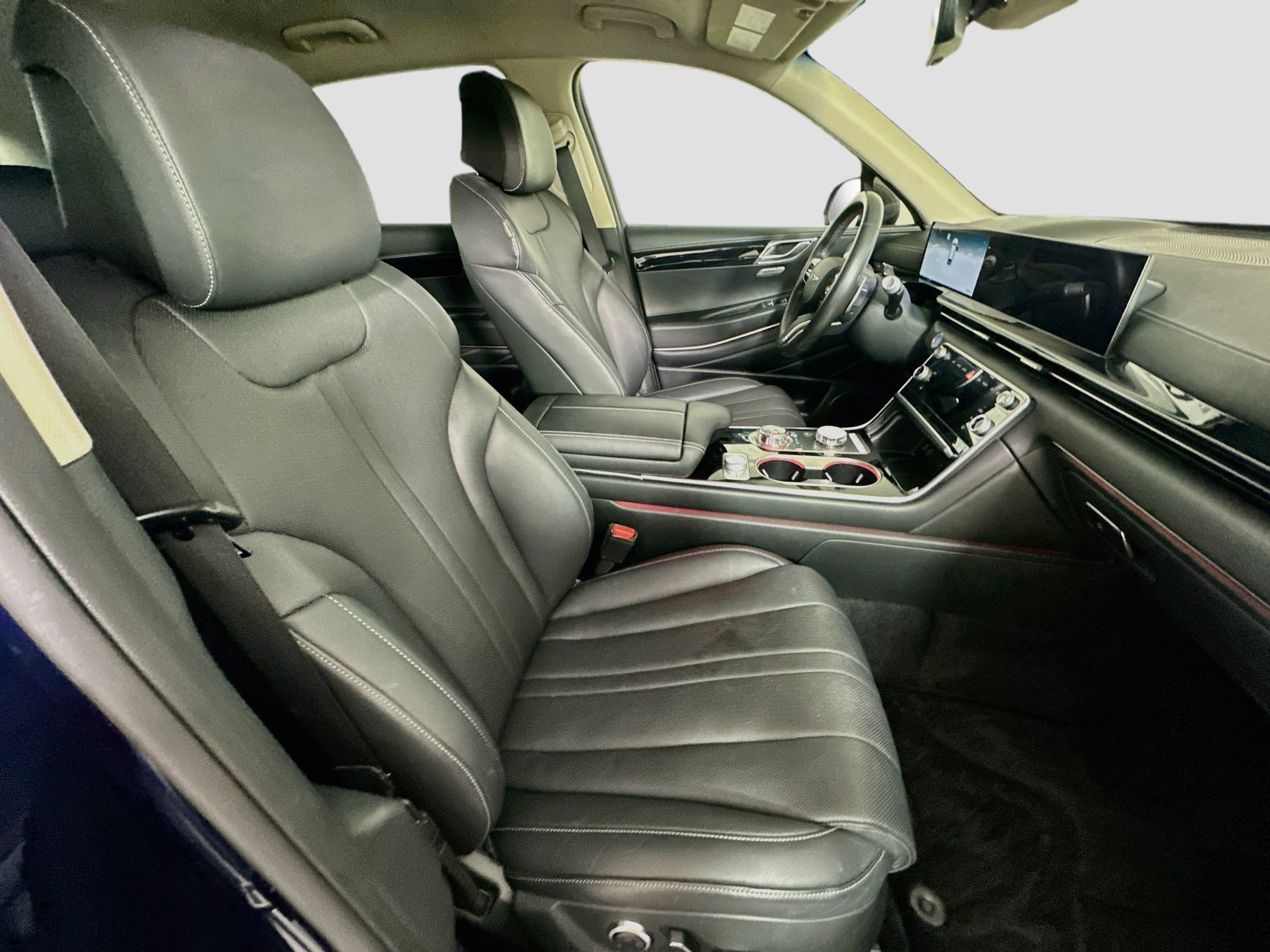 Used 2025 Genesis GV80 2.5T Standard AWD/4WD image 32