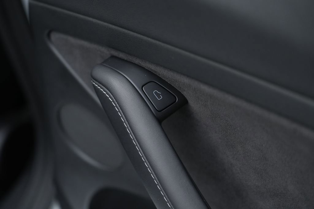 Used 2021 Tesla Model 3 Standard Range Plus image 41