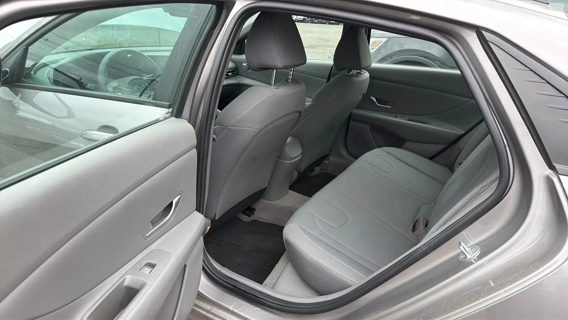 Used 2023 Hyundai Elantra SEL FWD image 27