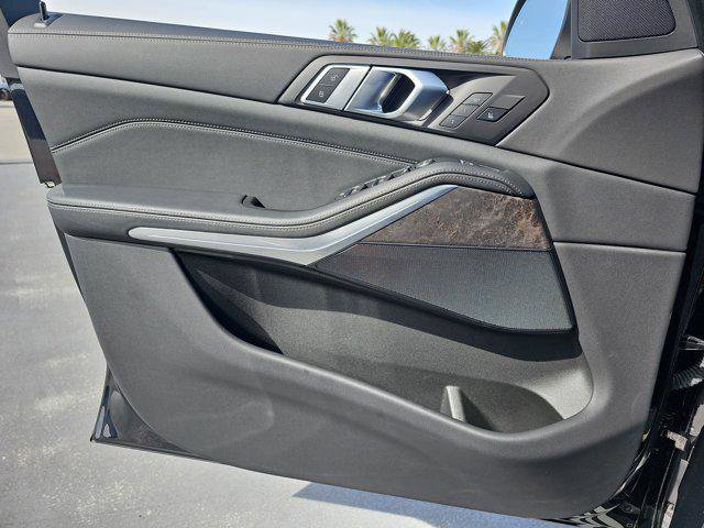Used 2025 BMW X5 sDrive40i w/ Climate Comfort Package image 27
