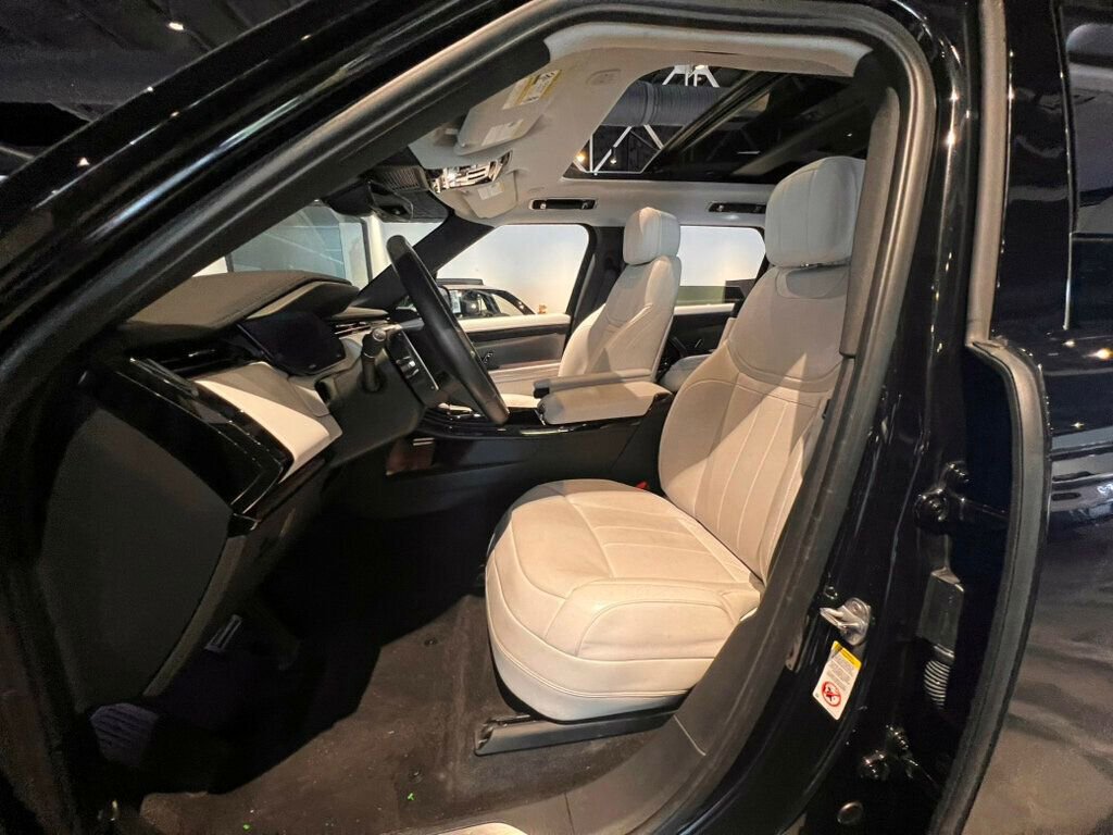 Used 2023 Land Rover Range Rover SE AWD/4WD image 16