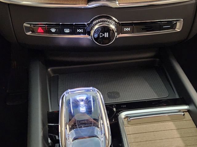 New 2026 Volvo XC60 B5 Plus w/ Protection Package Premier image 19