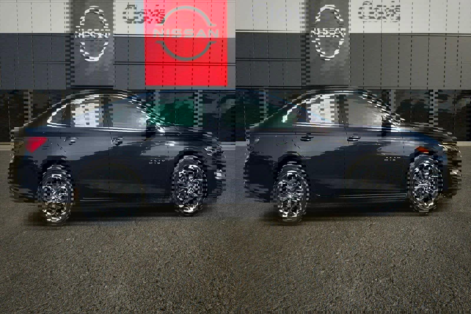 Used 2023 Chevrolet Malibu LT image 9