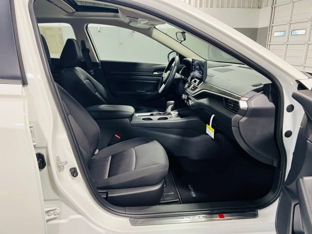 New 2025 Nissan Altima 2.5 SV w/ SV Special Edition Package image 32