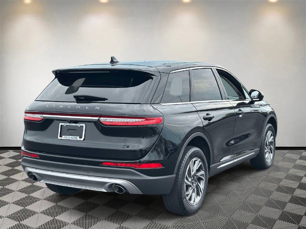 Used 2024 Lincoln Corsair AWD image 4