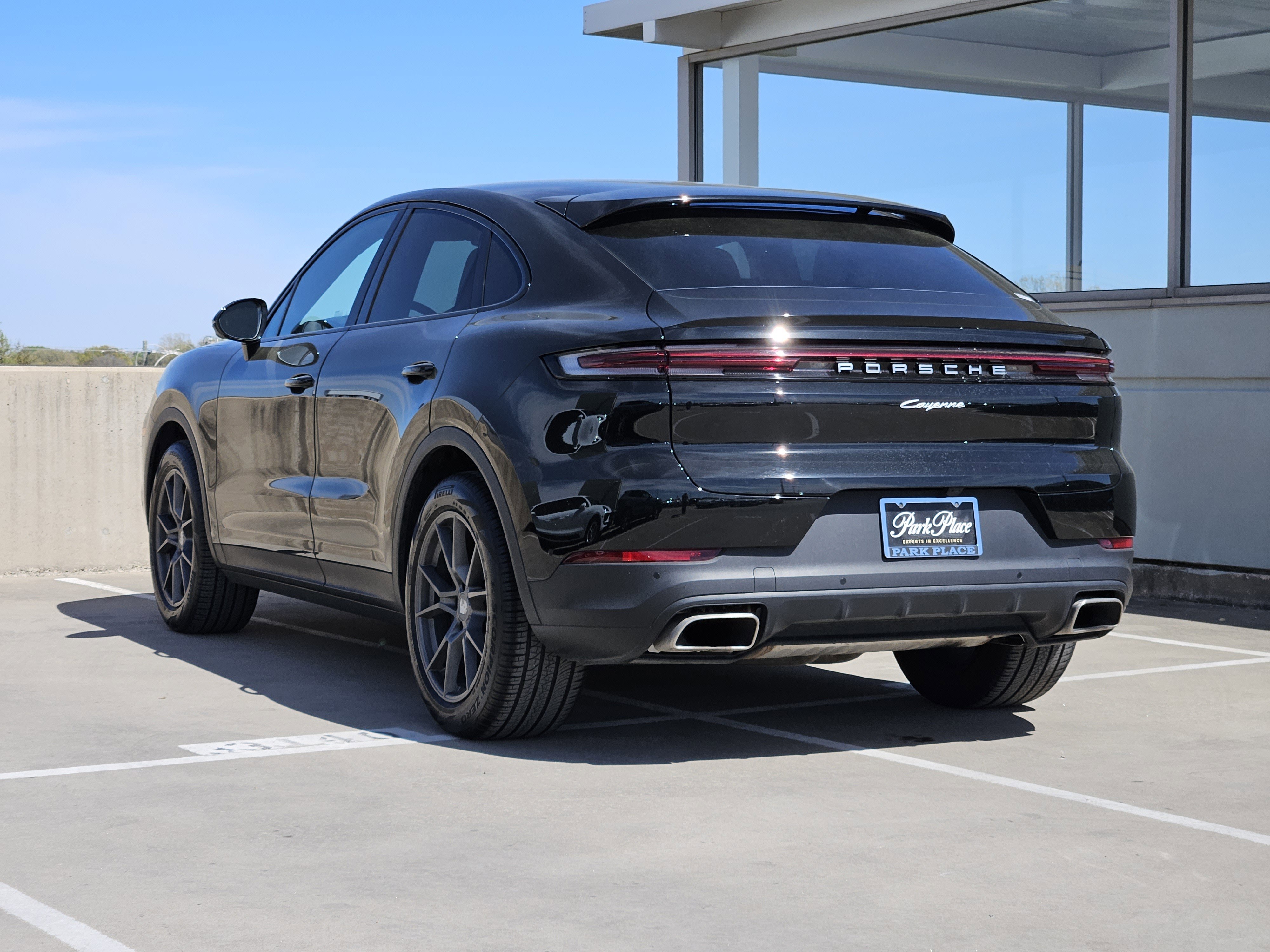 Used 2025 Porsche Cayenne image 3