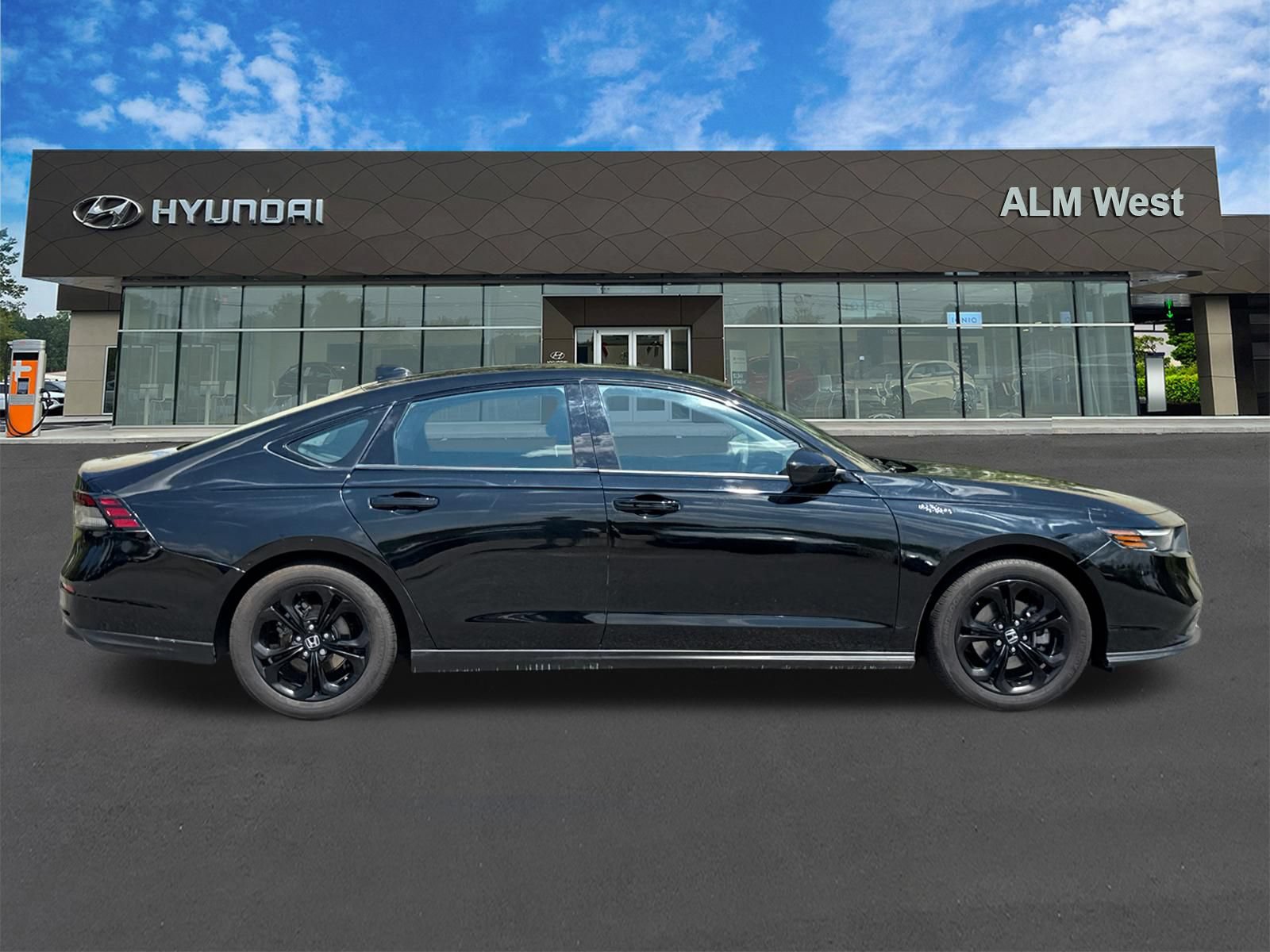 Used 2025 Honda Accord SE image 4