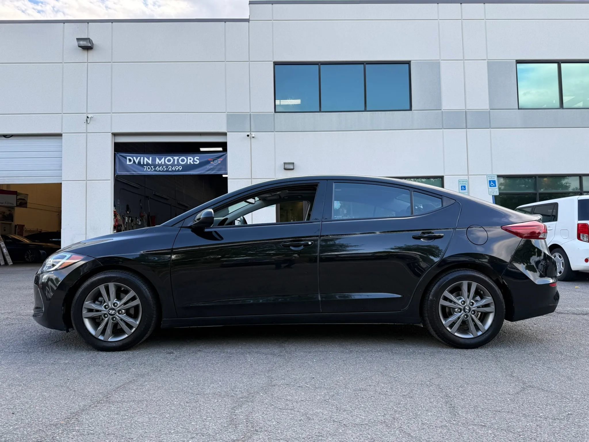 Used 2018 Hyundai Elantra Value Edition FWD image 9
