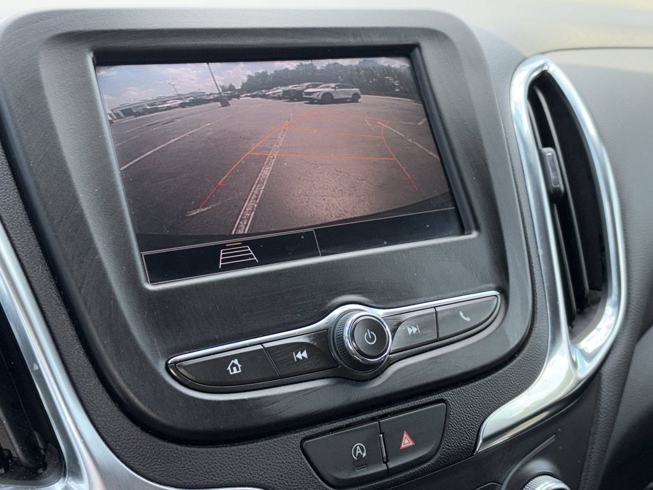 Used 2024 Chevrolet Equinox LT AWD/4WD image 4