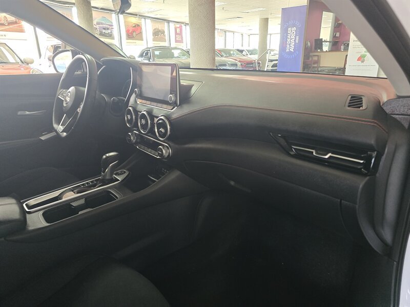 Used 2025 Nissan Sentra SR FWD image 13
