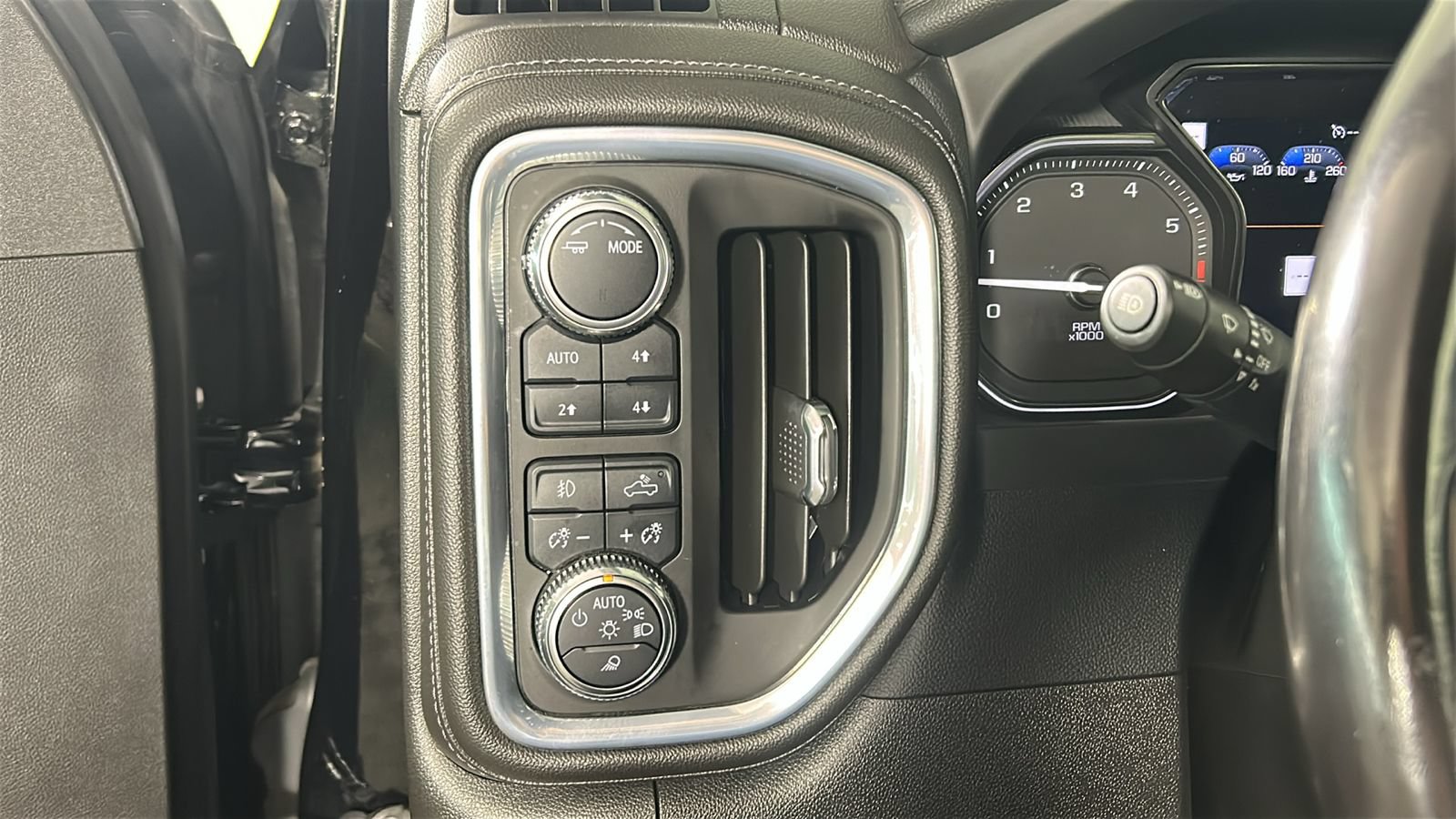 Used 2022 GMC Sierra 1500 Denali w/ Denali Premium Package AWD/4WD image 24