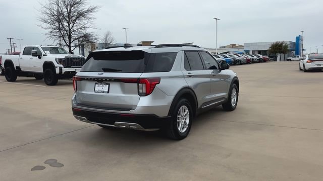 Used 2025 Ford Explorer Active w/ Active Comfort Package image 5