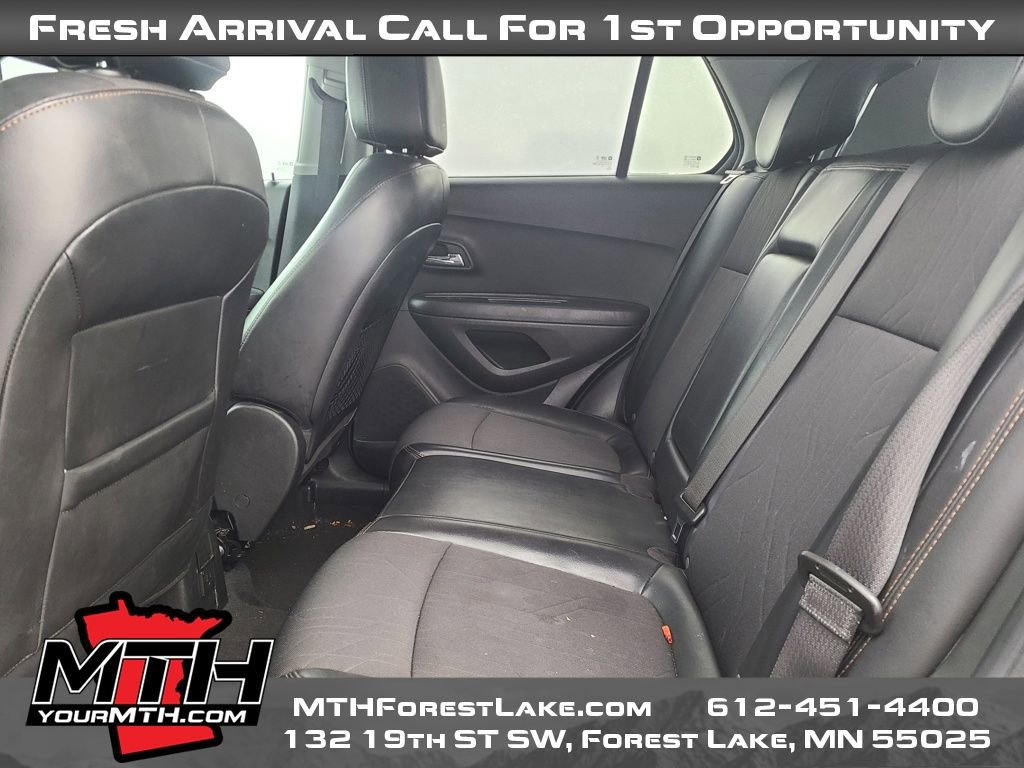 Used 2020 Chevrolet Trax LT w/ LT Convenience Package image 9