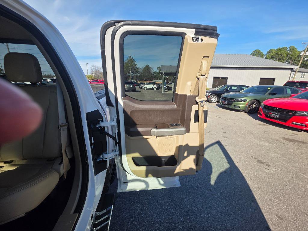 Used 2018 Ford F150 Lariat w/ Equipment Group 502A Luxury AWD/4WD image 9