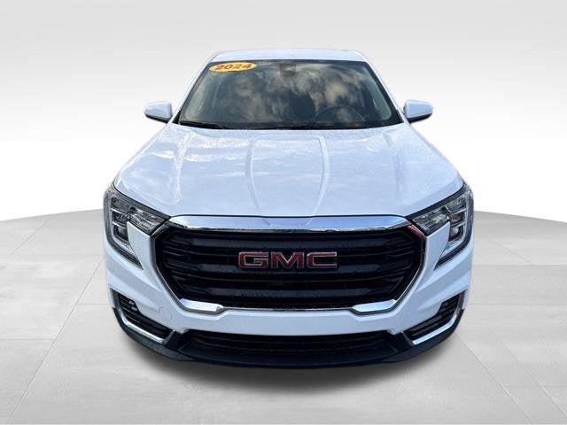 Used 2024 GMC Terrain SLE AWD/4WD image 2