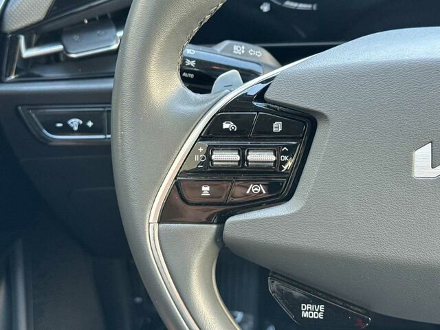Used 2024 Kia Niro EX FWD image 29