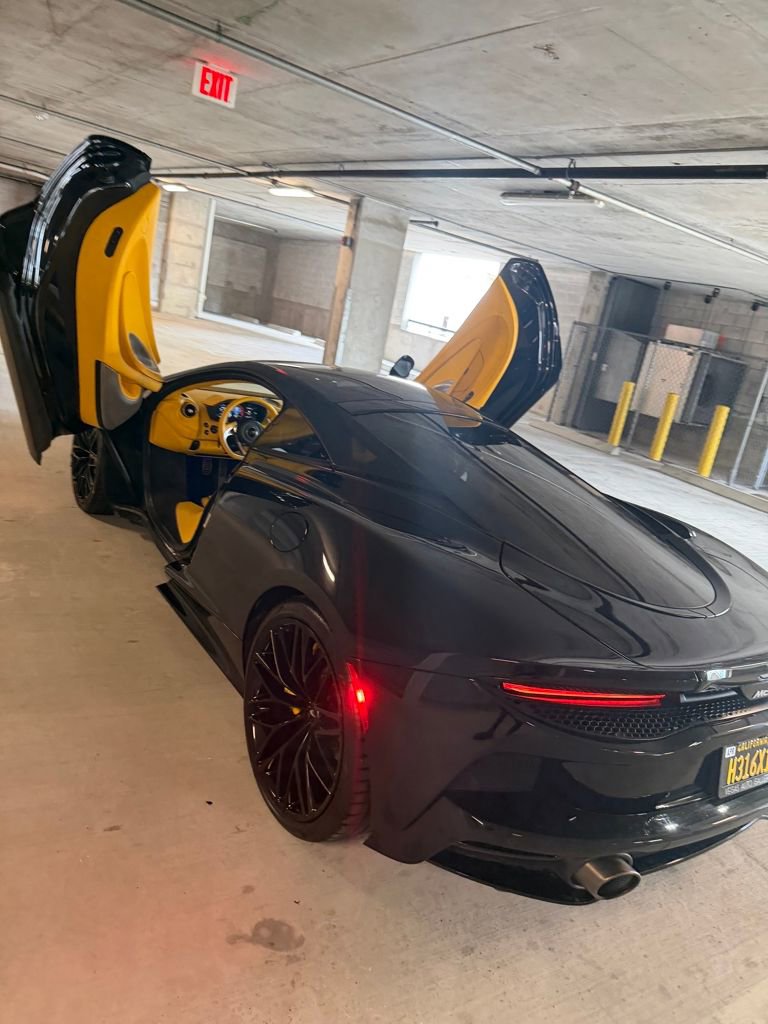 Used 2022 McLaren GT image 17