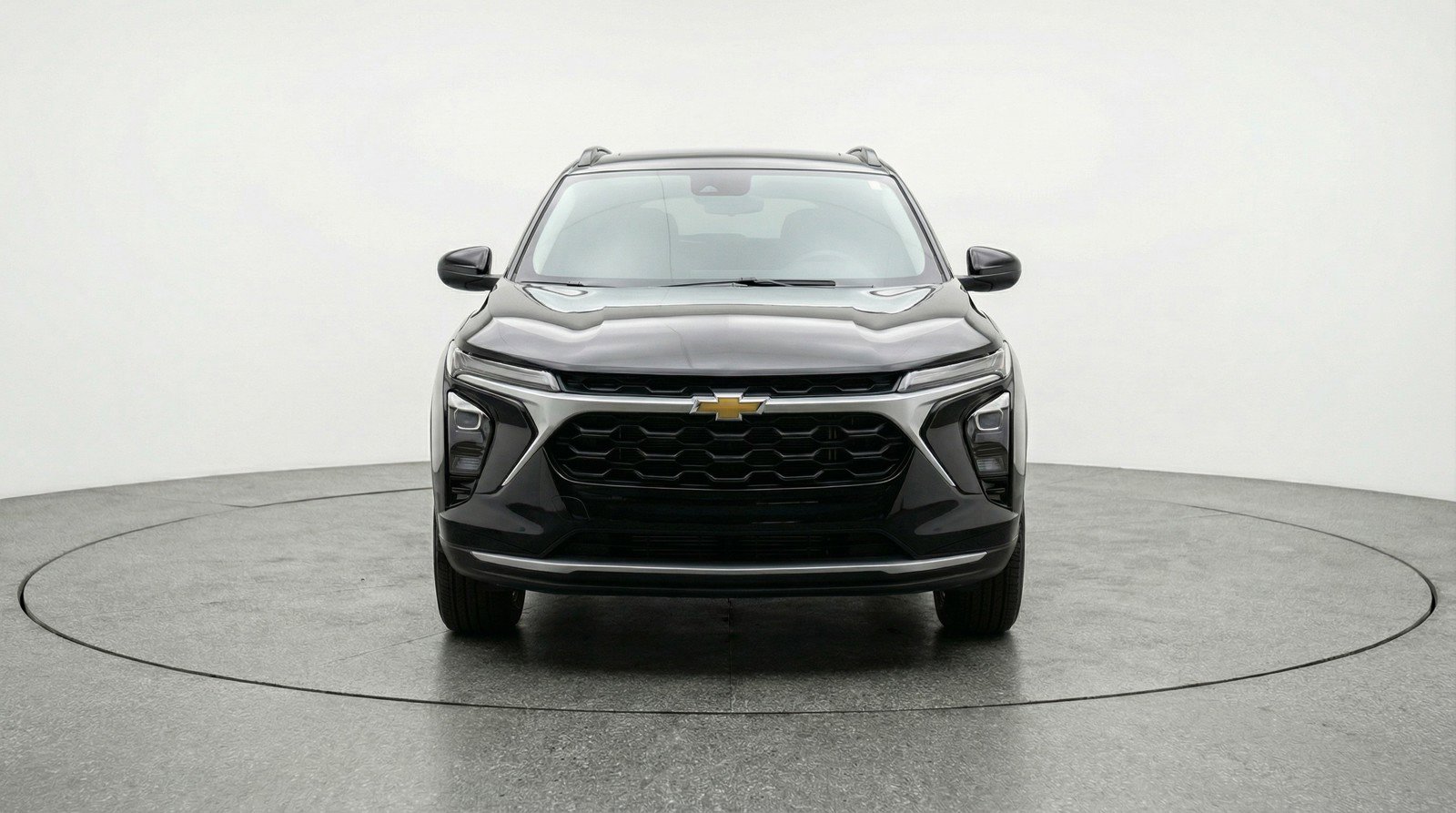 Used 2025 Chevrolet Trax LT image 2