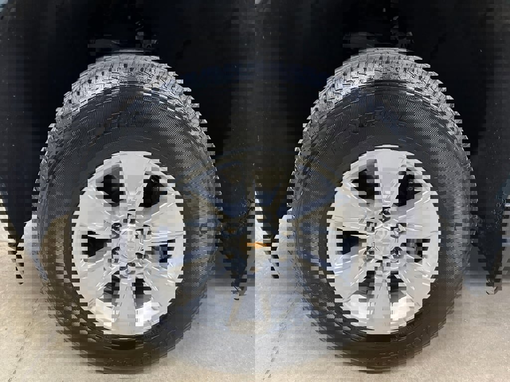 Certified 2025 Chevrolet Silverado 1500 LT image 36