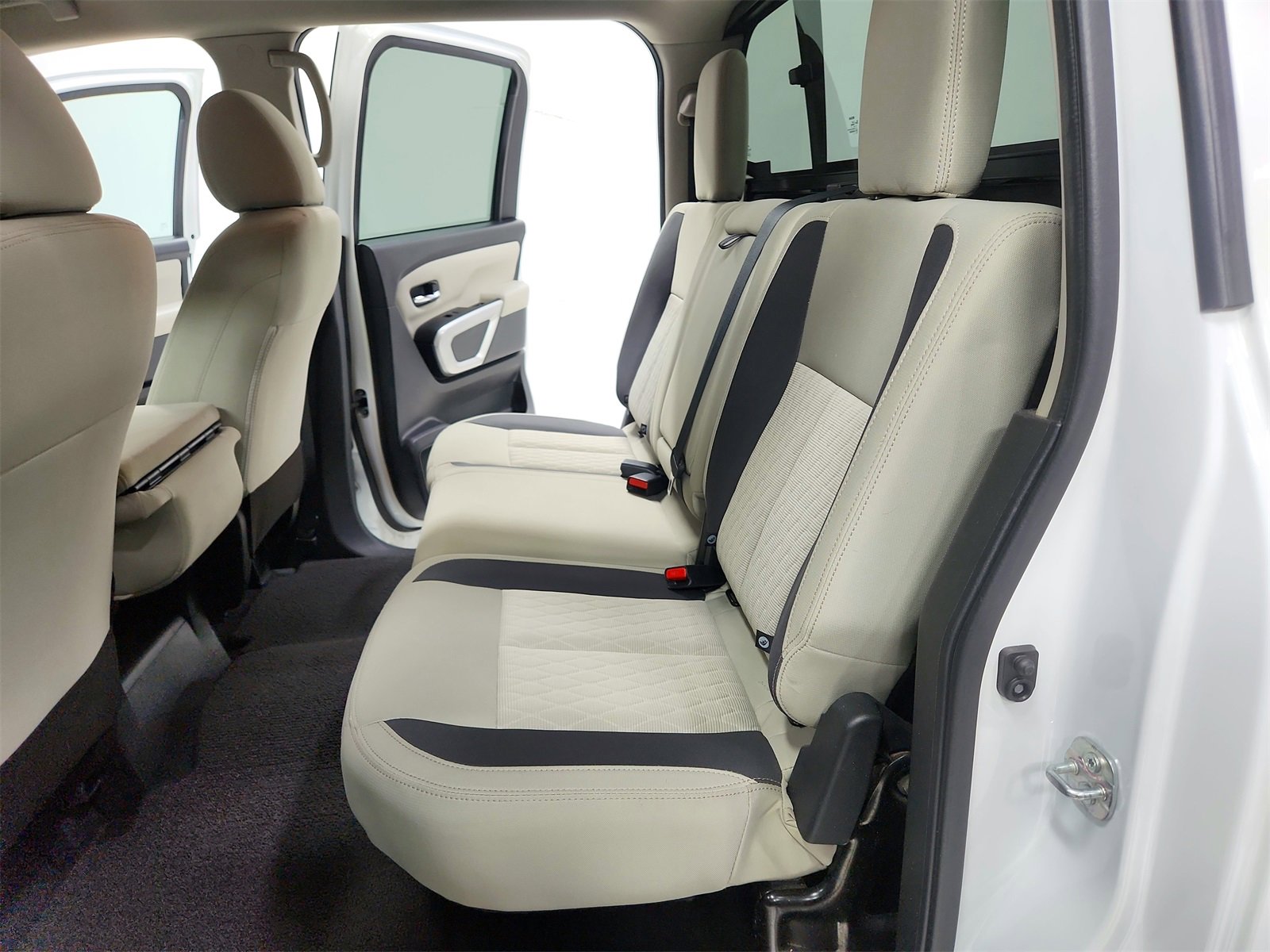 Used 2023 Nissan Titan SV w/ Accessory Utility Package image 29