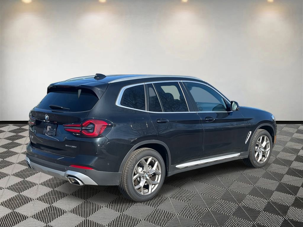 Used 2024 BMW X3 sDrive30i w/ Premium Package image 3