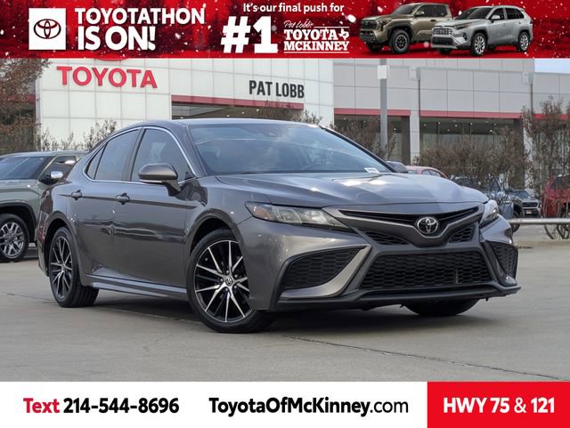 Used 2022 Toyota Camry SE image 1