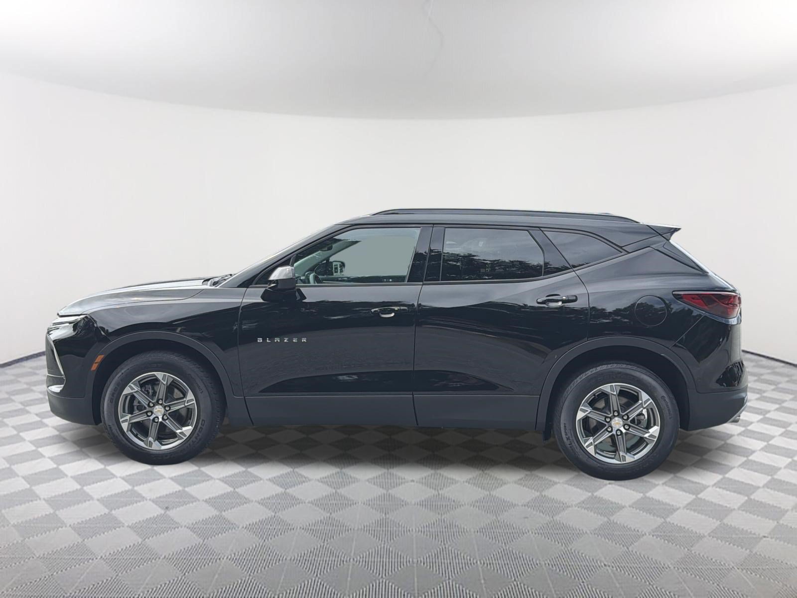 Certified 2023 Chevrolet Blazer LT w/ Convenience Package FWD image 2