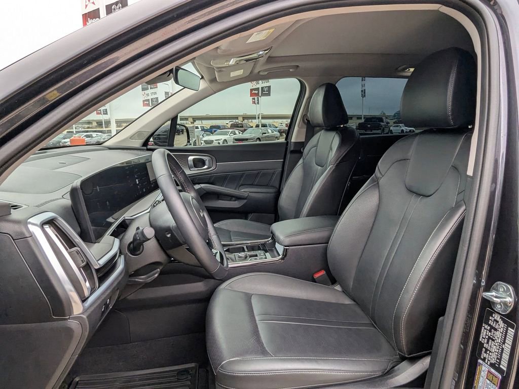 Used 2025 Kia Sorento SX image 15
