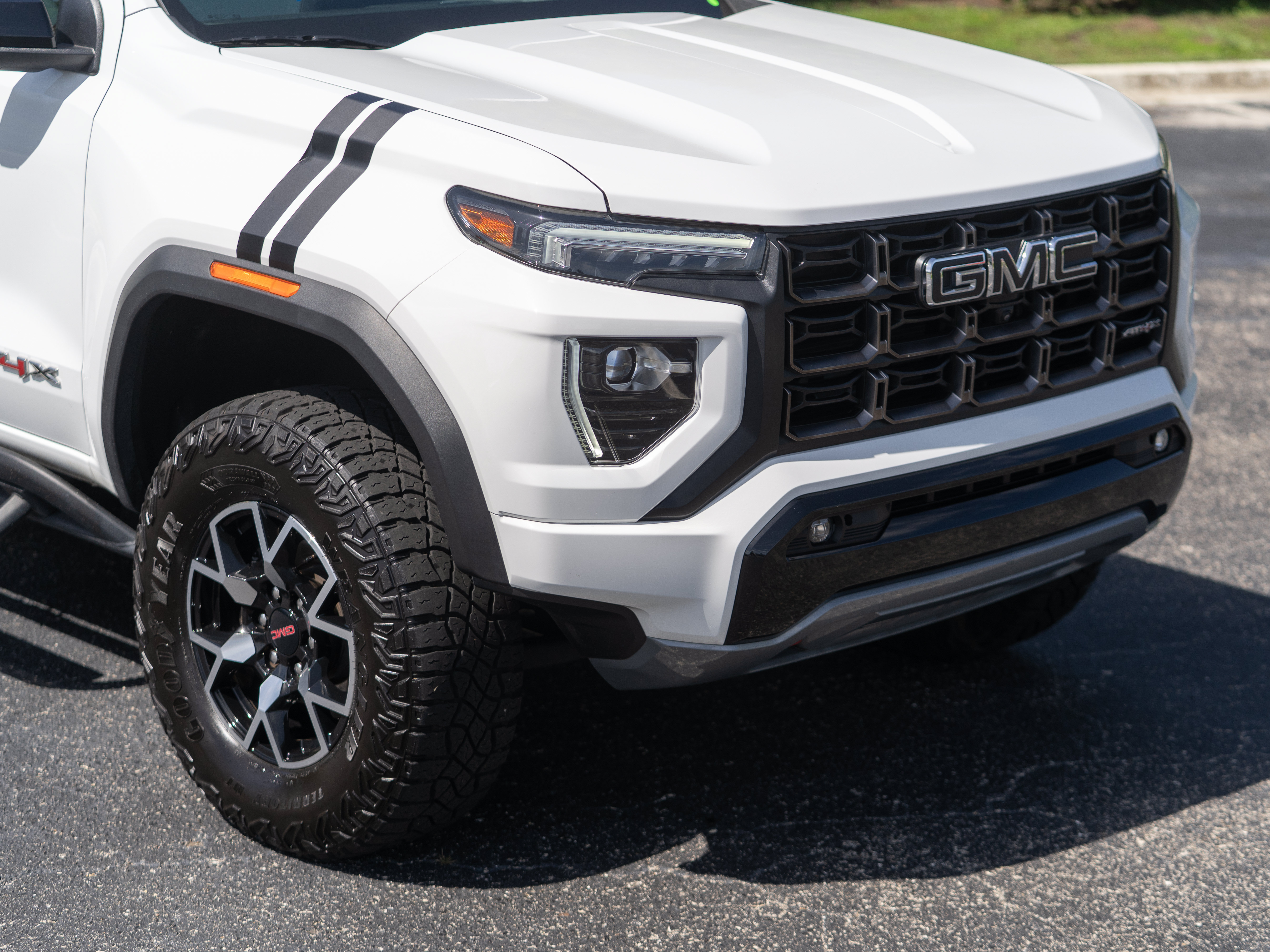 Used 2024 GMC Canyon AT4X AWD/4WD image 43