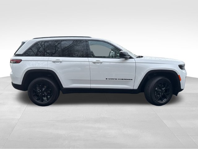 New 2026 Jeep Grand Cherokee Altitude AWD/4WD image 8