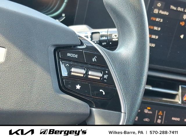 Certified 2025 Kia Niro LX image 24