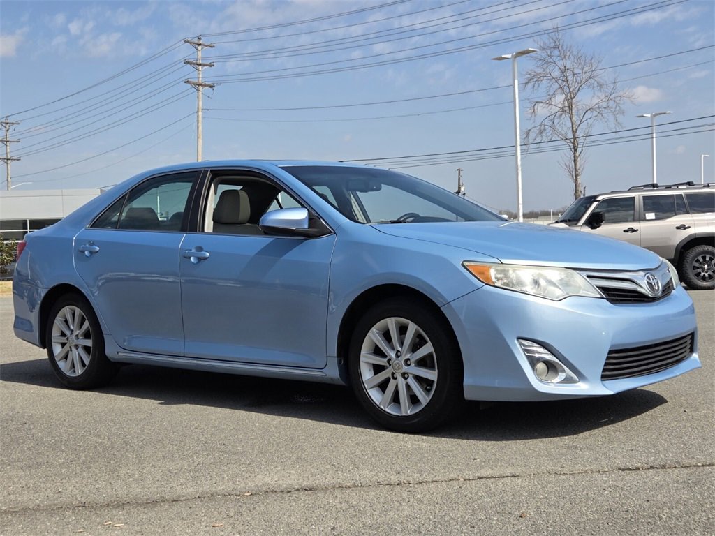 Used 2014 Toyota Camry XLE w/ Leather Package image 4