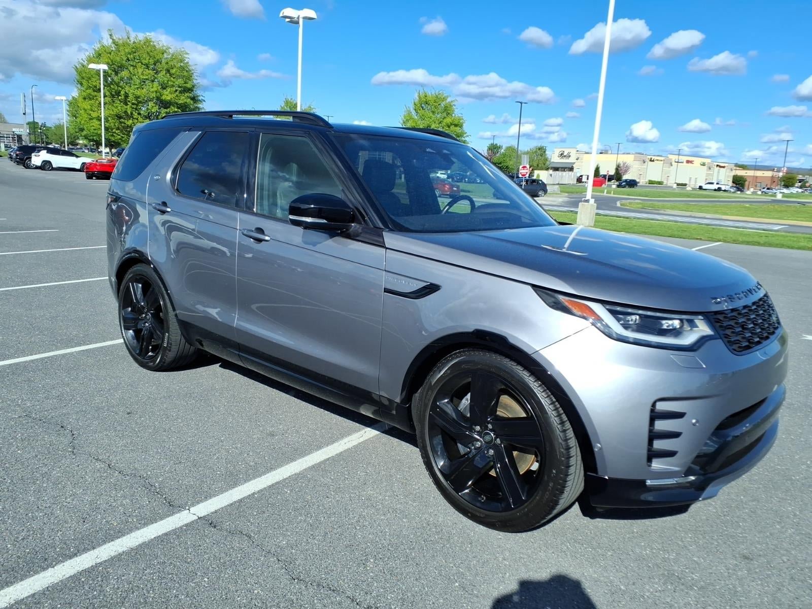 Used 2023 Land Rover Discovery HSE R-Dynamic AWD/4WD image 3
