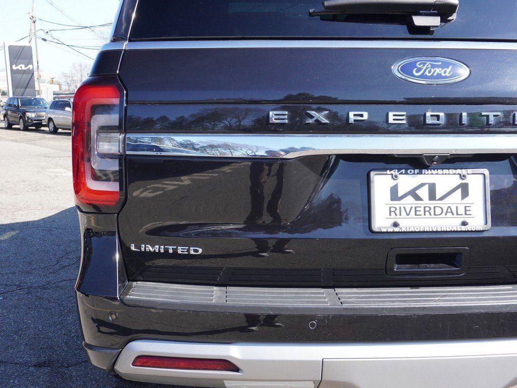 Used 2024 Ford Expedition Limited image 18
