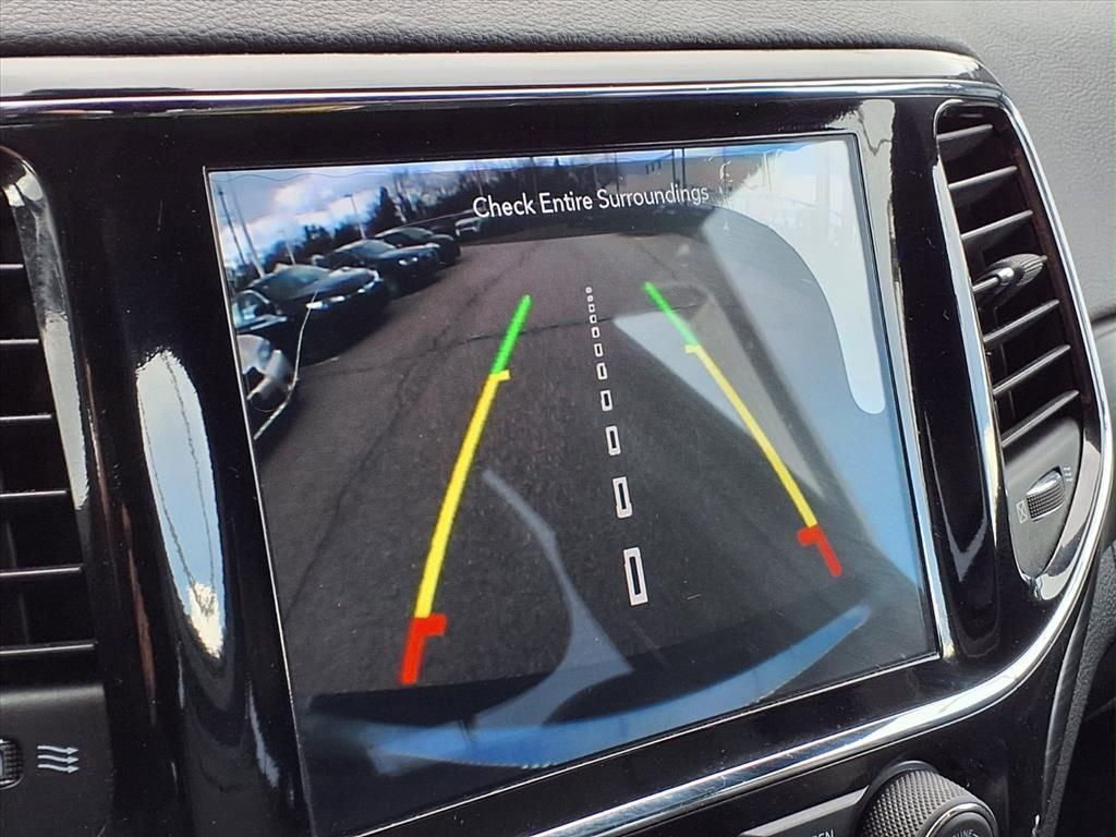 Used 2020 Jeep Grand Cherokee Altitude image 22