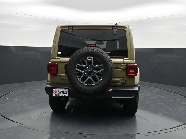 New 2026 Jeep Wrangler Unlimited Sahara AWD/4WD image 8