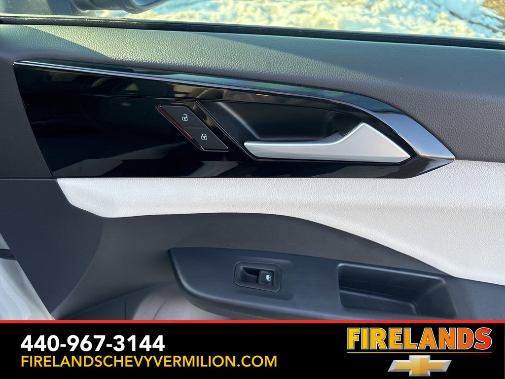 Used 2025 Volkswagen Taos S image 27