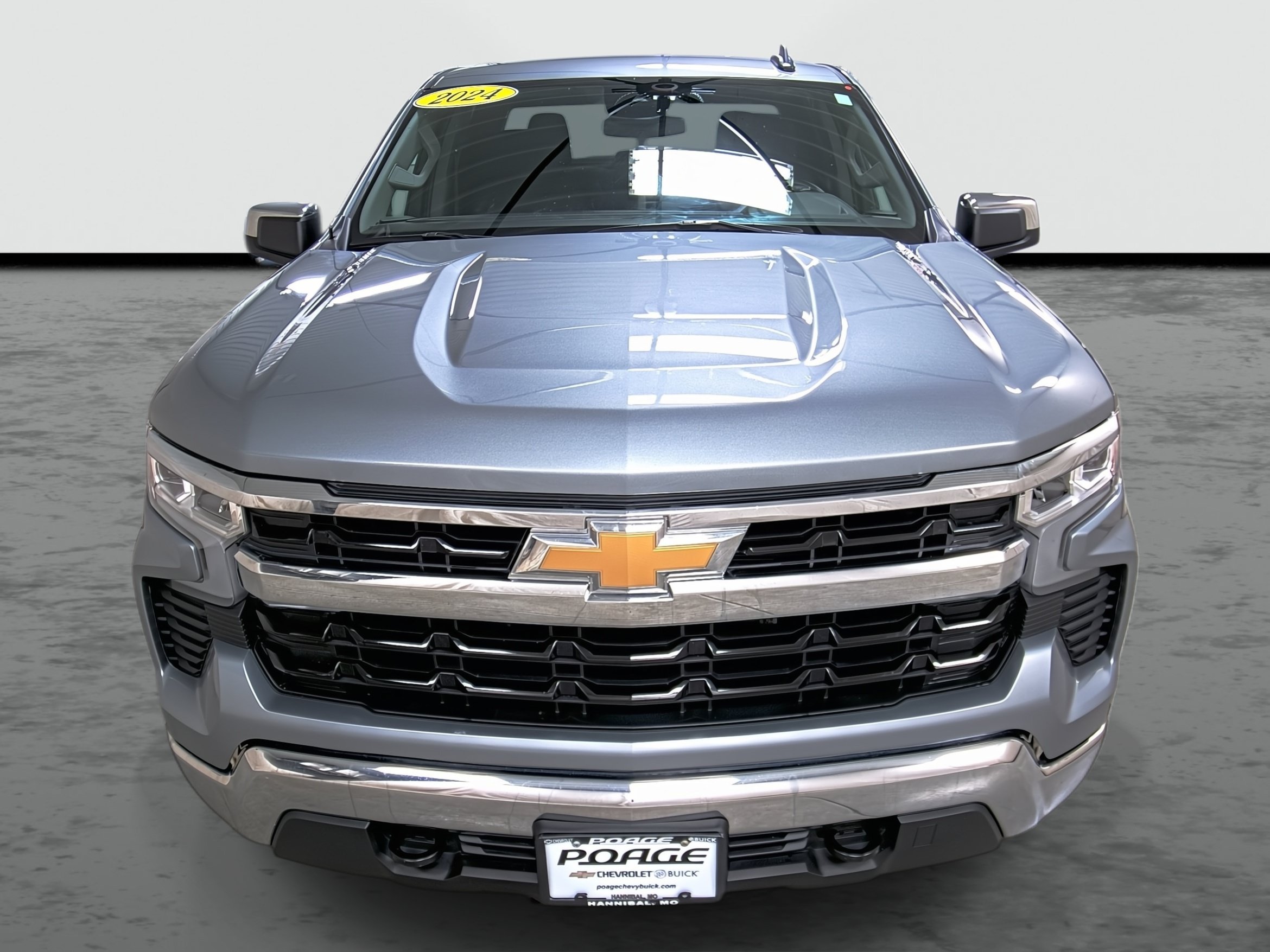 Used 2024 Chevrolet Silverado 1500 LT AWD/4WD image 6