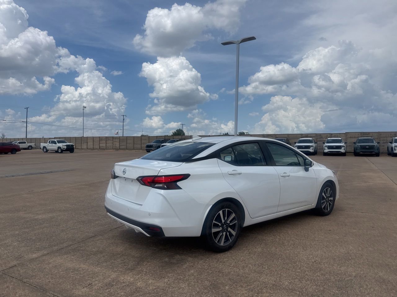 Certified 2022 Nissan Versa SV FWD image 18