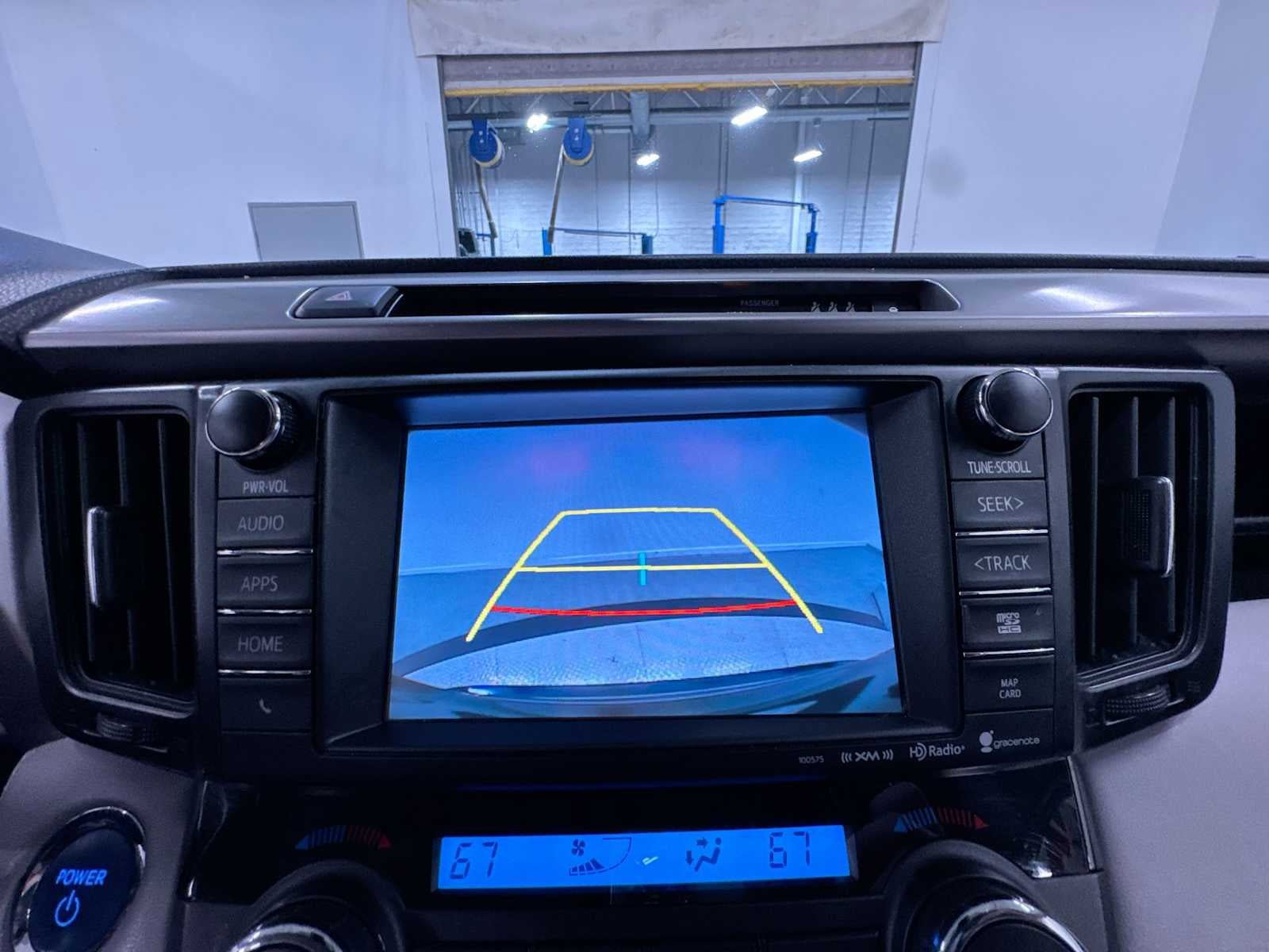 Used 2017 Toyota RAV4 XLE AWD/4WD image 30