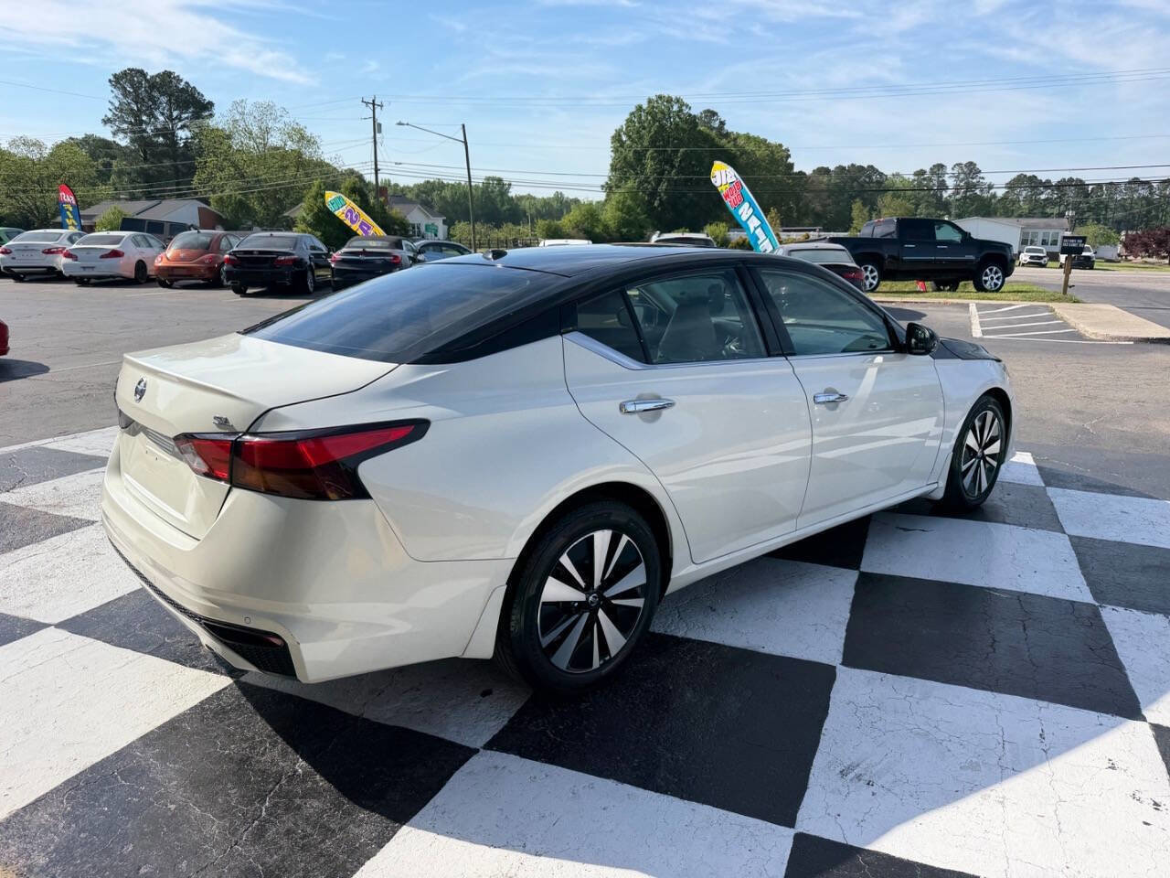 Used 2020 Nissan Altima 2.5 SL FWD image 6