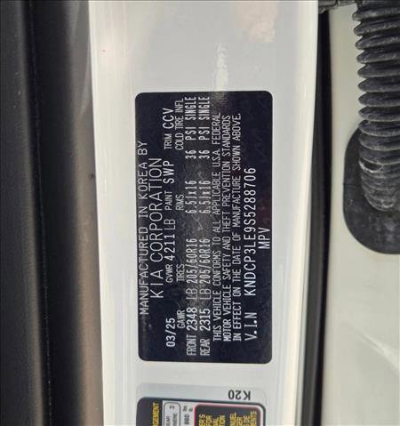 Used 2025 Kia Niro LX image 22