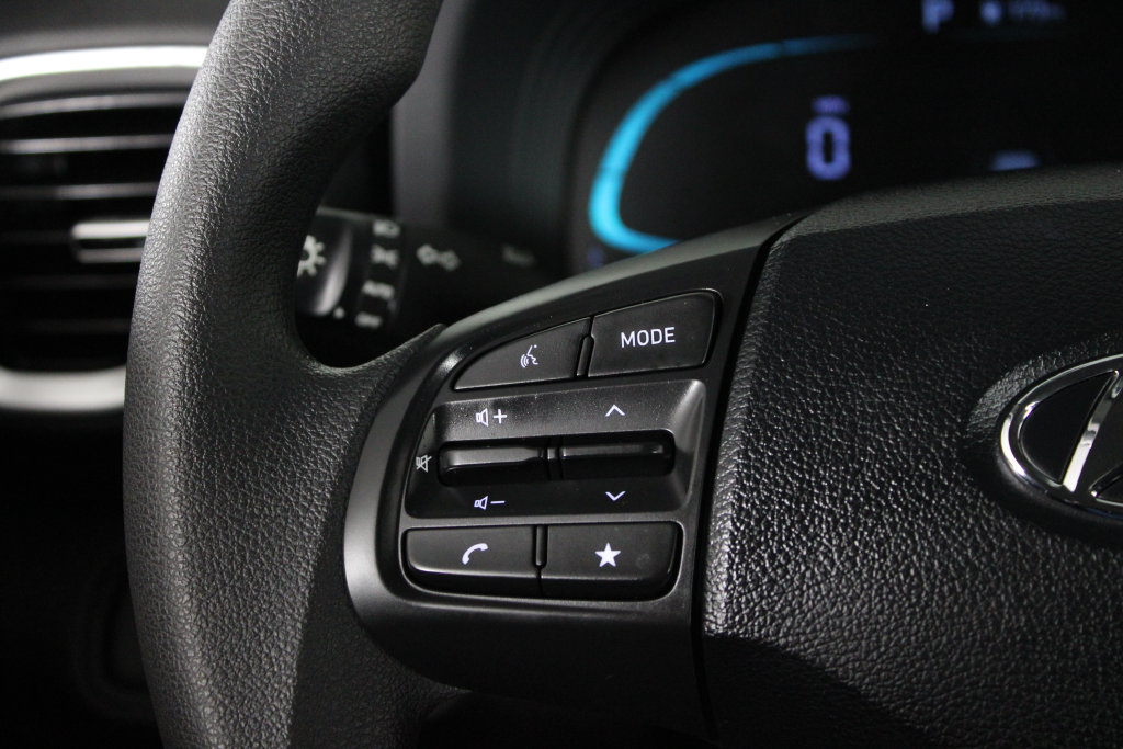 Certified 2025 Hyundai Venue SE FWD image 26