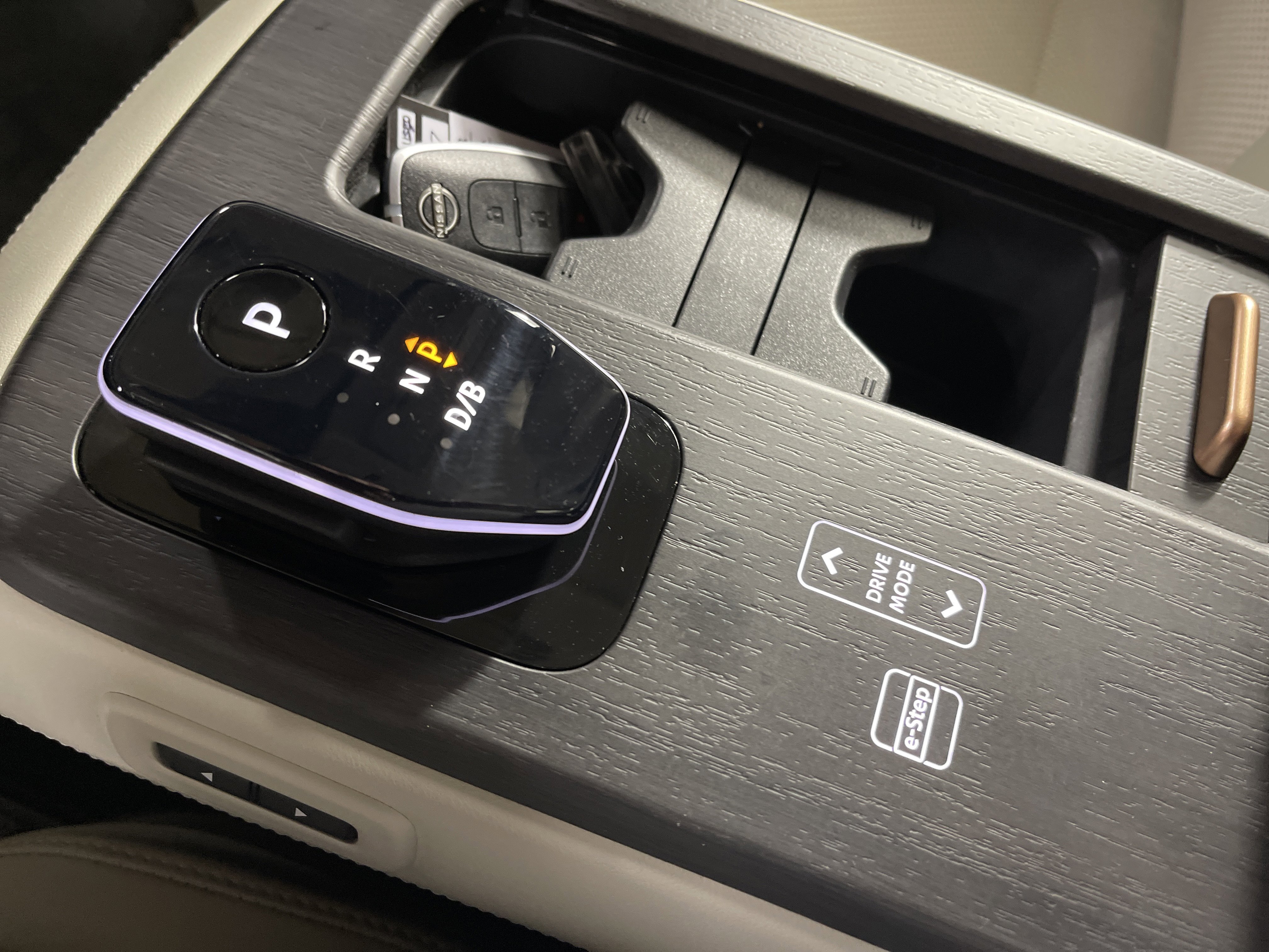 Used 2023 Nissan Ariya FWD image 25